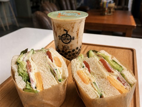 Double Sandwich Set with two Ham, Egg and Cheese Sandwiches and one Boba drink.